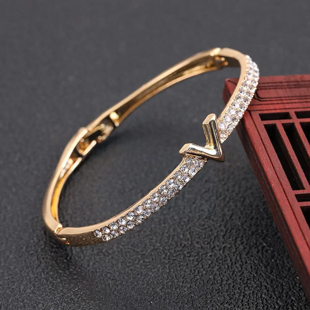 

Luxury Zircon Metal Cuff Bracelets Open Design Geometric Bracelets Fashion Bangles V Women N Z6c2
