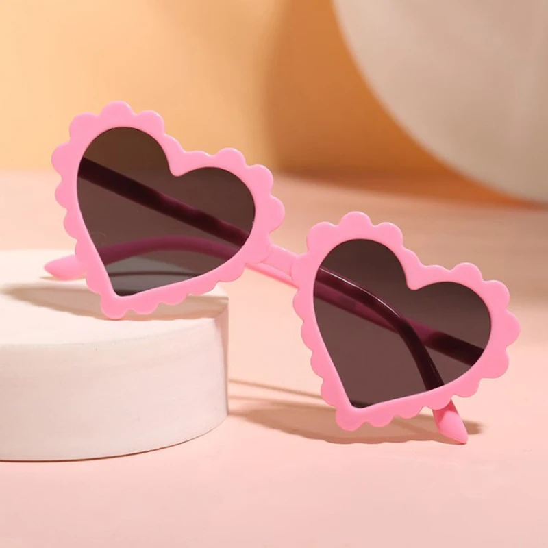 

1pc Kids Cute Colors Sunglasses Heart Outdoor Children Lovely Personality Street Shooting Sunglasses Classic Girl Boy