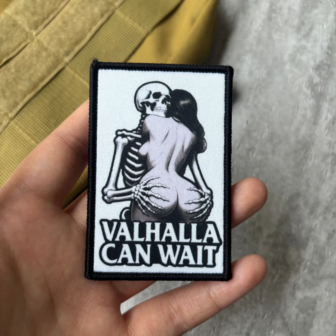 Нашивка Valhalla Can Wait с изображением скелета и девушки в стиле пин-ап, тактический моральный значок на липучке, армейская эмблема, аппликация для жилета, рюкзака, куртки, для страйкбола (art.: 3920dba045f72) - 3920dba045f72