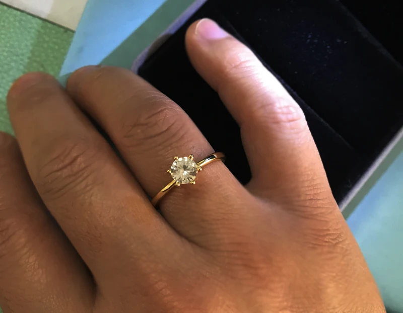 Классическое кольцо YANHUI золотого цвета с шестью крапанами 6 мм циркониевые