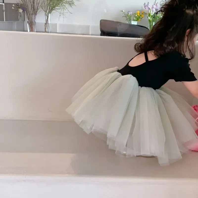 

Фатиновое платье-пачка с открытой спиной для девочек