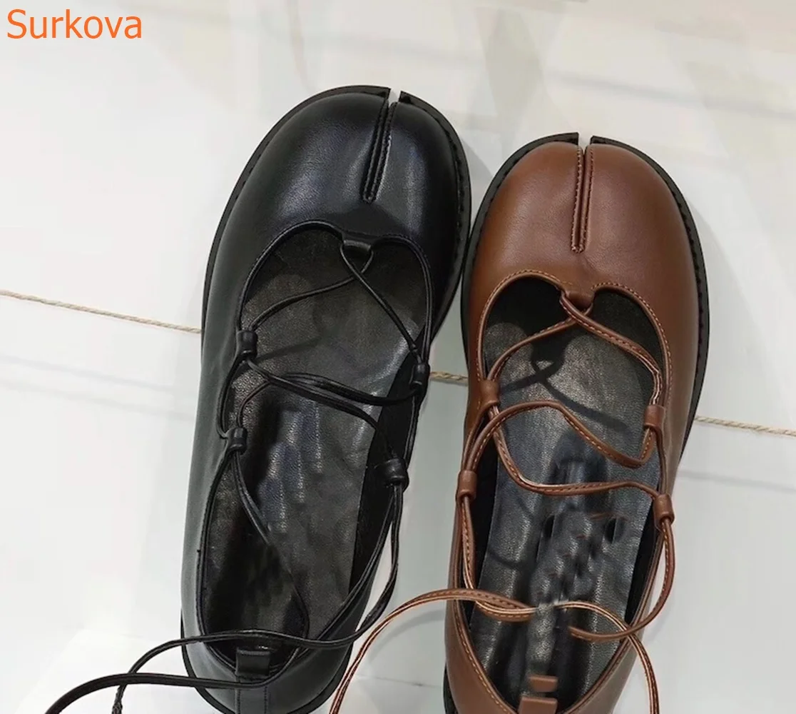 Туфли женские с круглым носком перекрестной шнуровкой плоская подошва