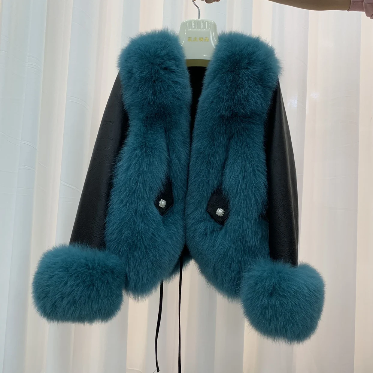 Winter Whole Fox Fur Coat Women Luxury Women's Long Sleeve Fur Coat Fur Integrated Jacket for Women Winter Fashion Young Ladies