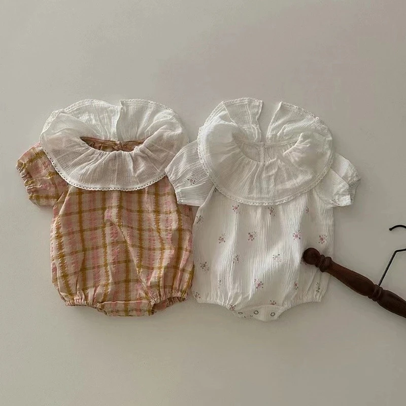 

Детское боди с коротким рукавом и цветочным принтом, в клетку