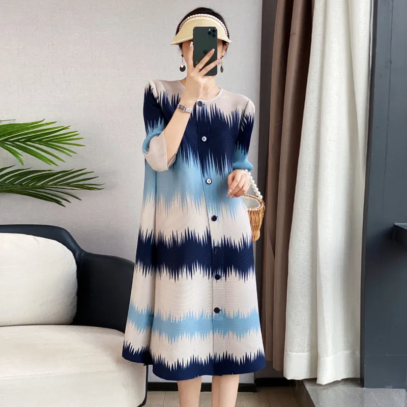 

Miyake pleated dress summer women's new fashion and comfortable red lips one touch of printing loose large size dress women
