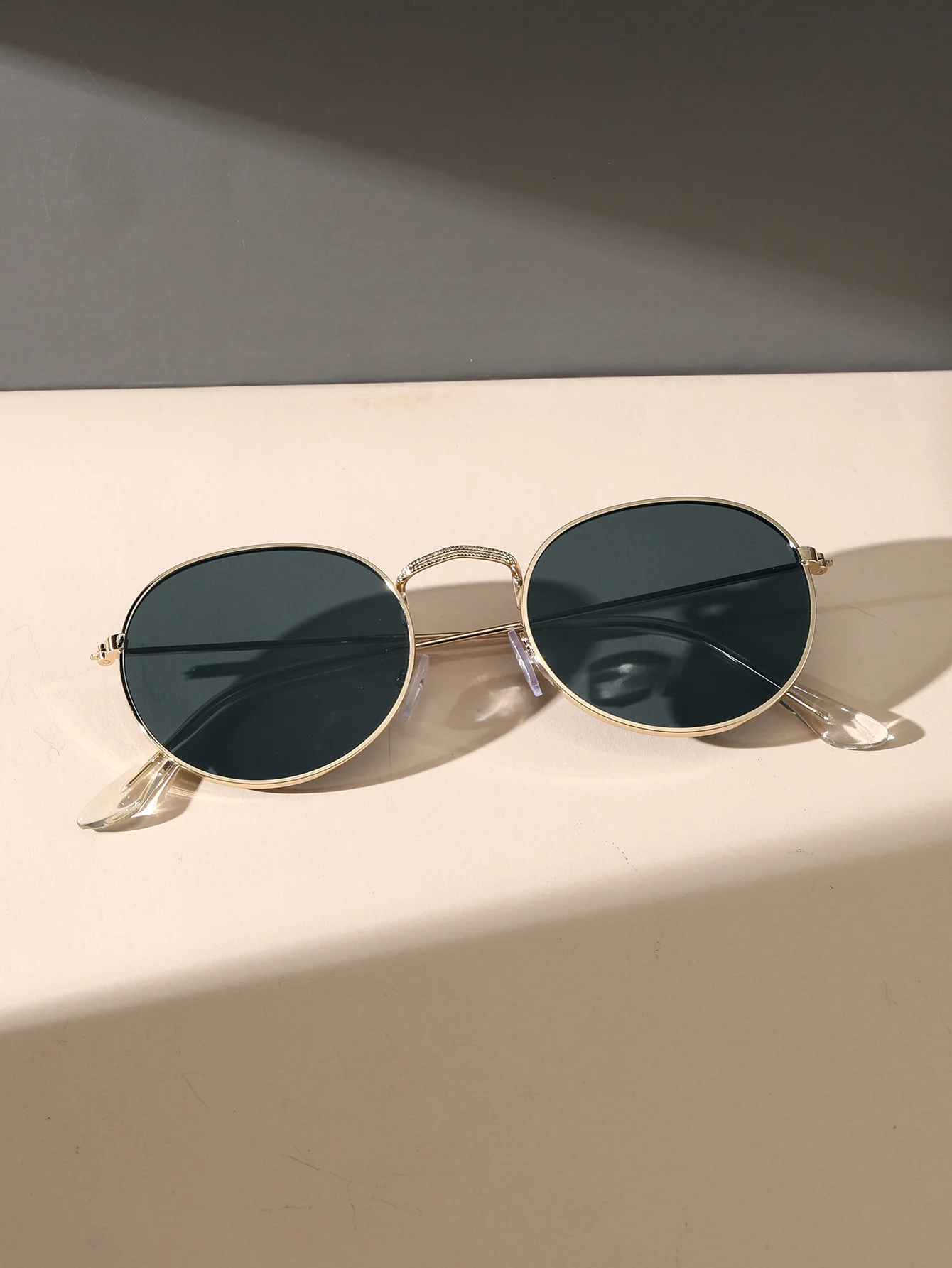 1 шт. модные женские солнцезащитные очки в металлической овальной оправе для