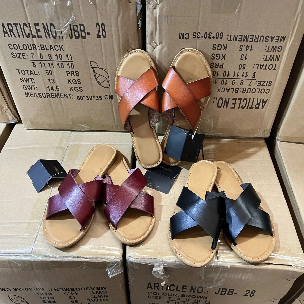 European and American 2023 New cross flat bottom women's slippers non-slip wear-resistant fashion Joker sandals