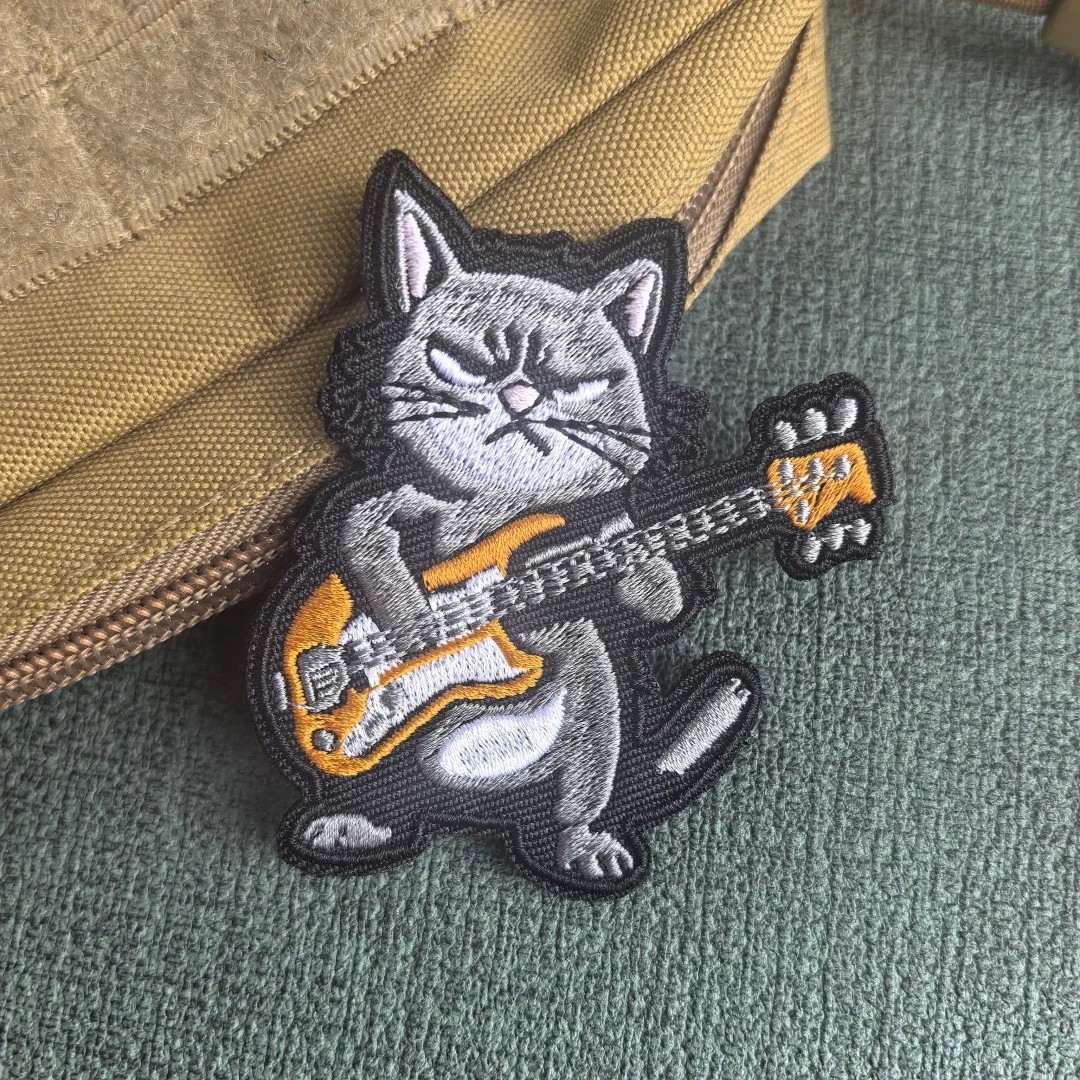 Фото Нашивки Rebel Rock Cat с вышивкой на одежде, кошка с гитарой, нашивка с животным, тактический значок боевика на крючках и петлях для рюкзака, куртки №4