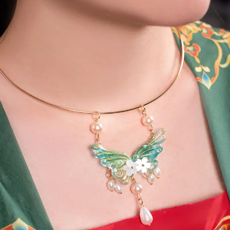 

Vintage Chinese Collar Necklace Ming Dynasty Hanfu Butterfly Pendant Torque Necklaces for Women