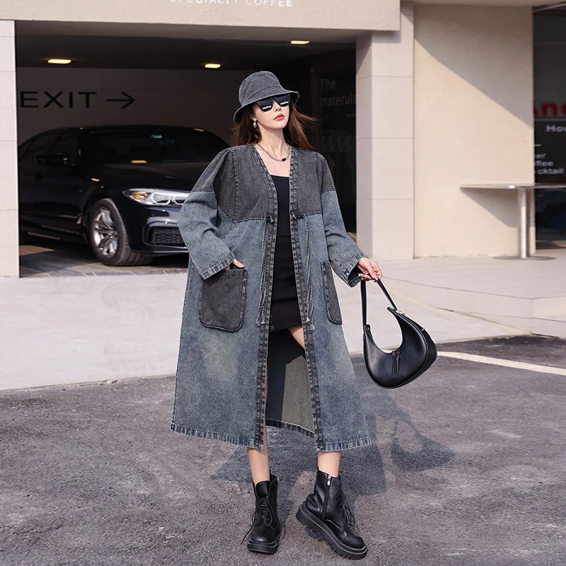 

SuperAen 2022 Denim Contrast Patchwork V-neck Mid-length Coat Retro Do Old Loose Oversized Full Windbreaker Jacket Jeans Women