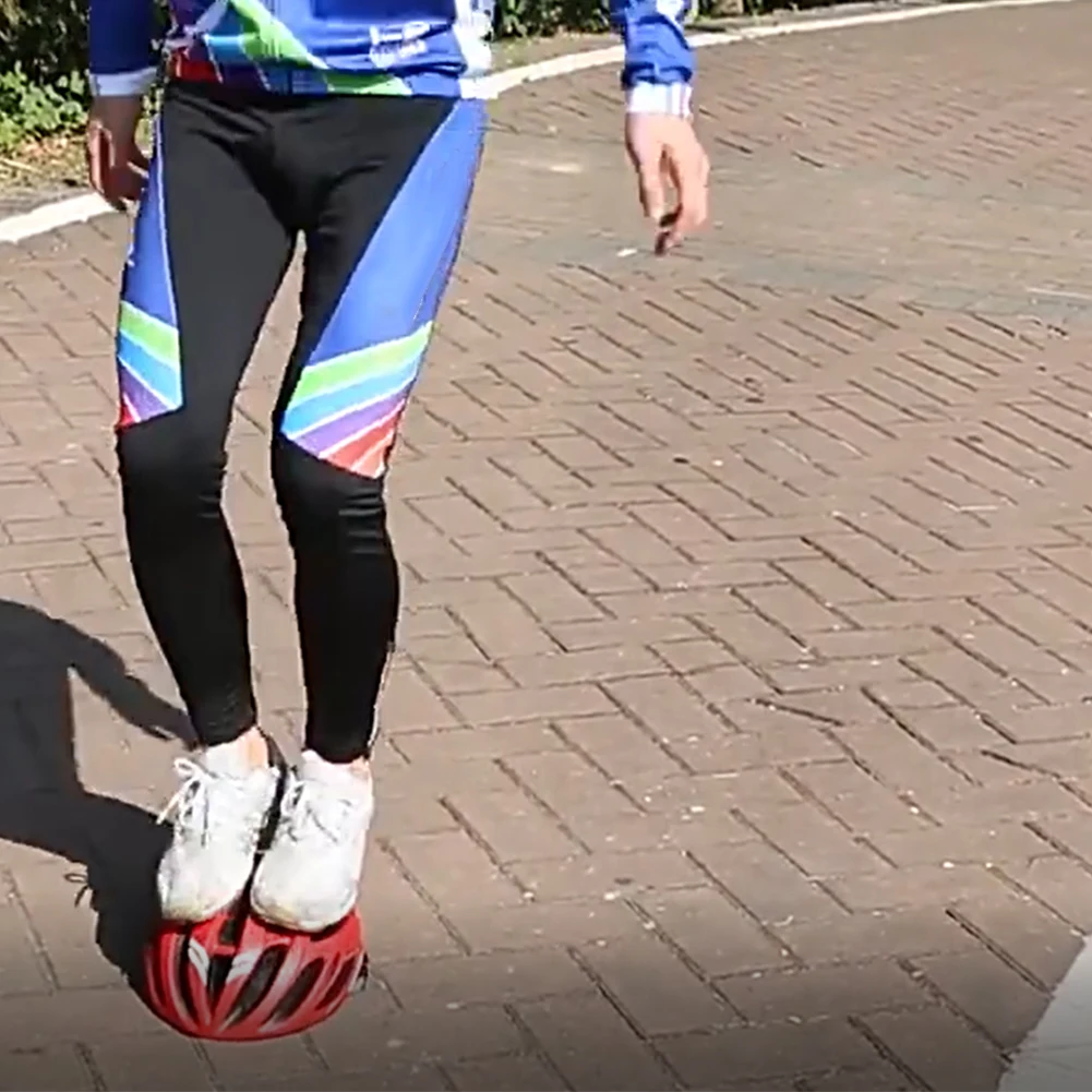 Велосипедный шлем со светодиодной подсветкой профессиональный ультралегкий для