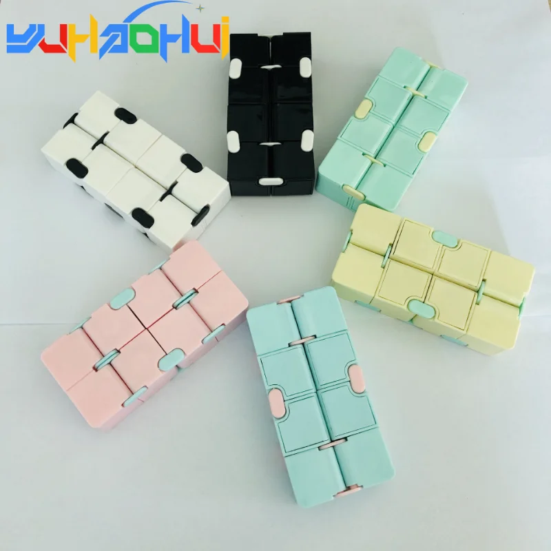 

4cm Puzzle Cube fidget toys Durable Exquisite Decom pression Toy Infinity Magic Cube For Adults Kids Antistress Anxiety Toy Gift