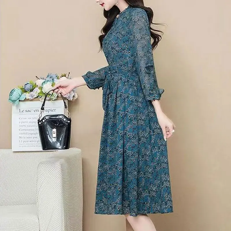 Женское офисное платье миди с винтажным принтом элегантное V-образным вырезом и