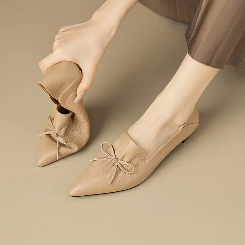 Офисные женские элегантные черные туфли на среднем каблуке с острым носком