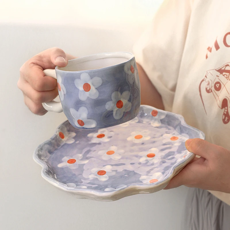 

Японская свежая керамическая подглазурная ручная роспись, фиолетовая искусственная кожа с тарелкой, ручная работа, кружка в цветочек 8 дюйм...