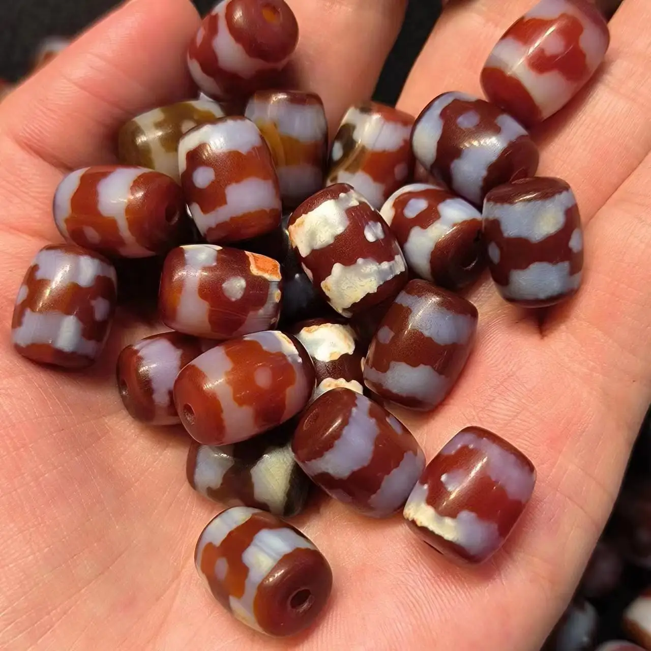 

100pcs/lot Natural mandala three-eye pattern old agate dzi wholesale Red barrel beads Weathering lines calcify Accessories jewel