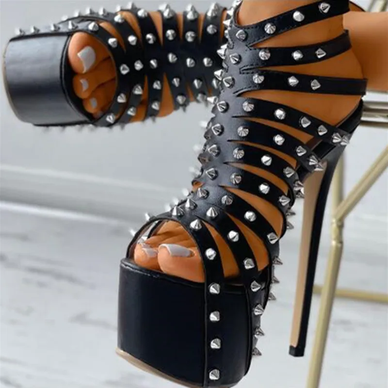 

Обувь SHOFOO, Модные женские сандалии. Женская обувь летом. Высота каблука около 18 см. Обувь на платформе. Заклепка. Показ моды