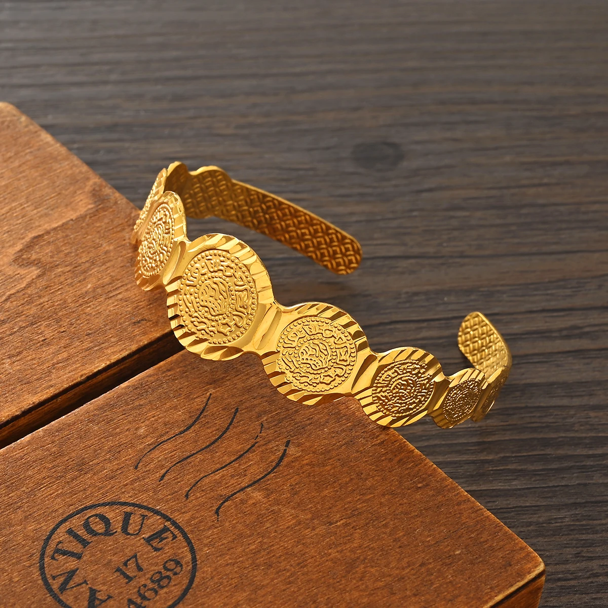 Bangrui золотистый цвет Дубай Искусственные женские браслеты Ближнего Востока