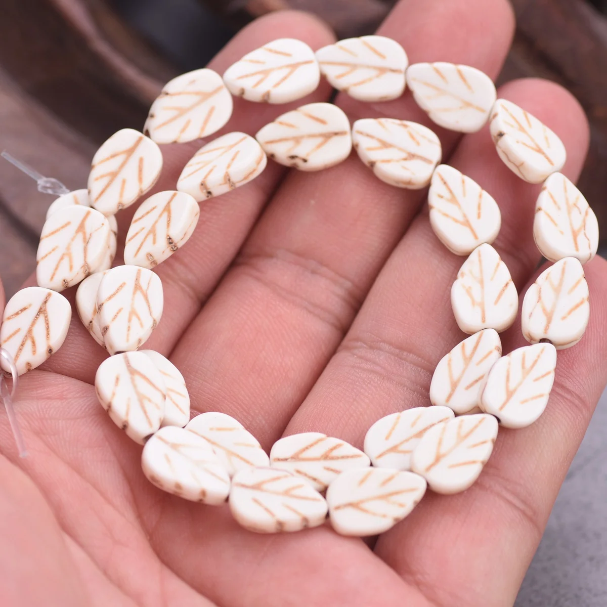 Рисунок 6 - Бусины из натурального камня Howlite