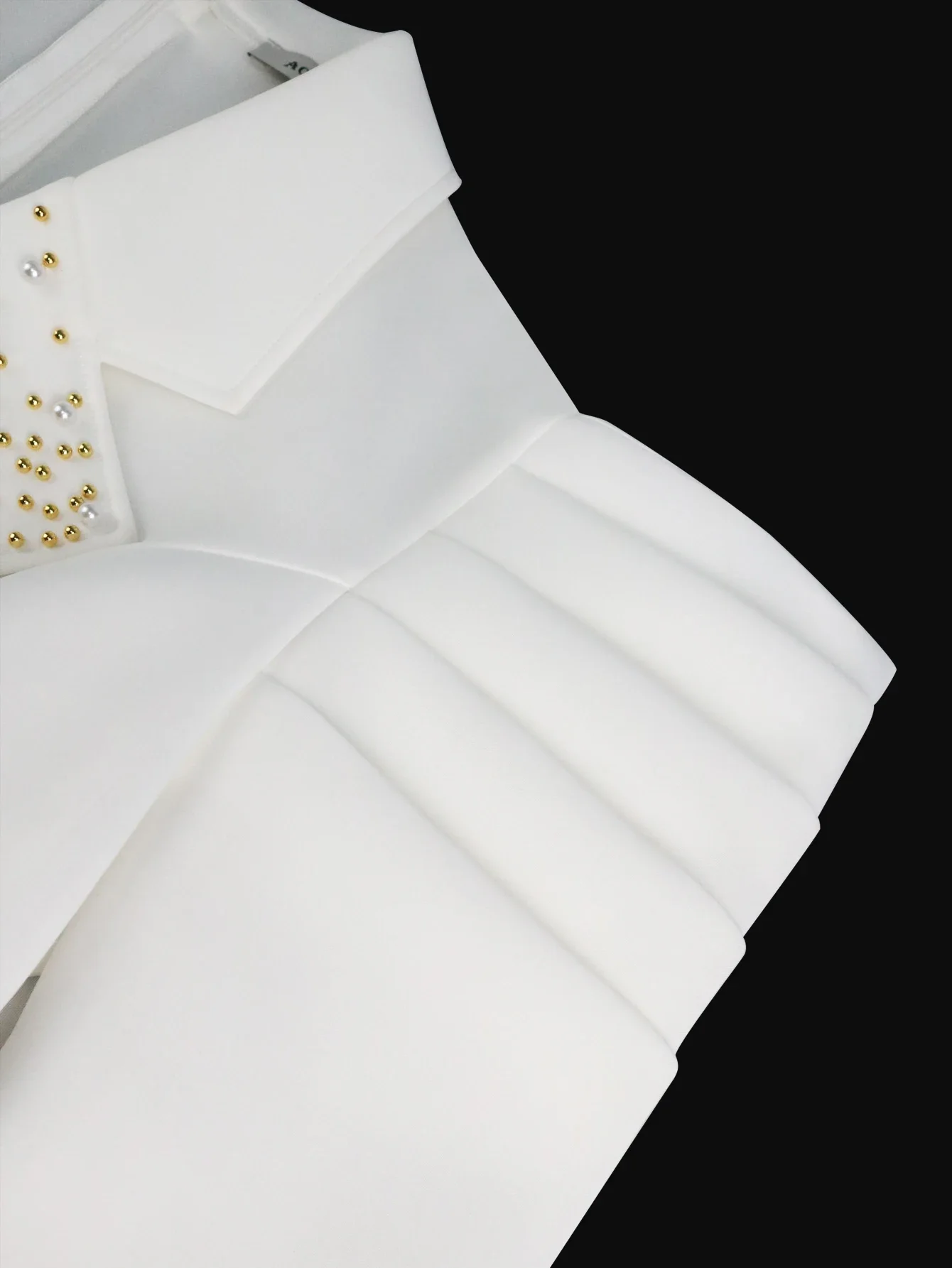 Женское облегающее платье с разрезом длинное коктейльное и буффами на рукавах