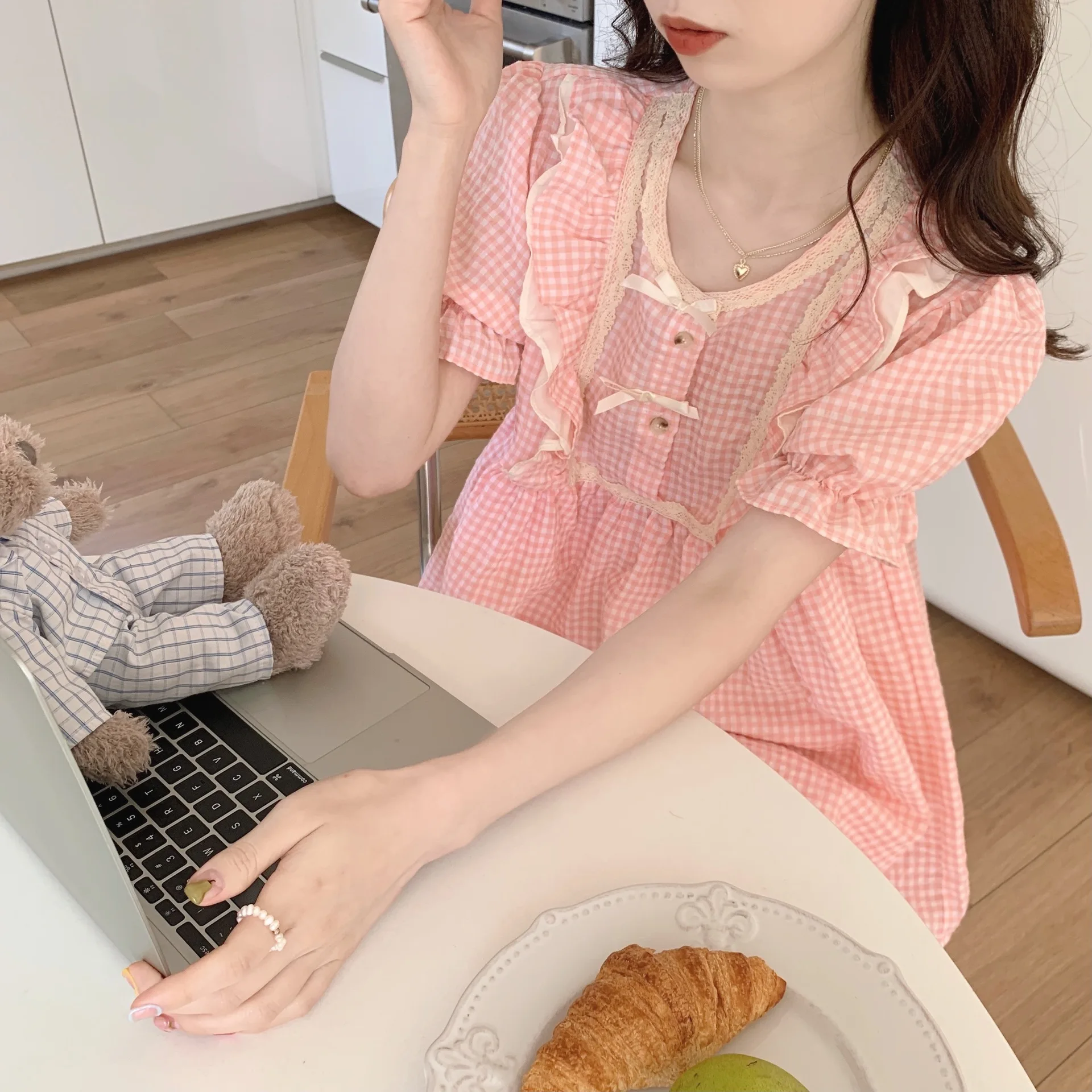 2022 New Women's Pajamas Cotton Round Neck Bow Puff Short Sleeves Loose Top Shorts Plaid Two Piece Sets Women Loungewear Pyjamas