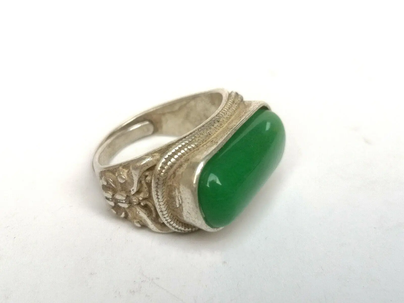 

Old Collection Chinese Tibet Silver Handmade Inlay Jade Ring Ornaments Gift