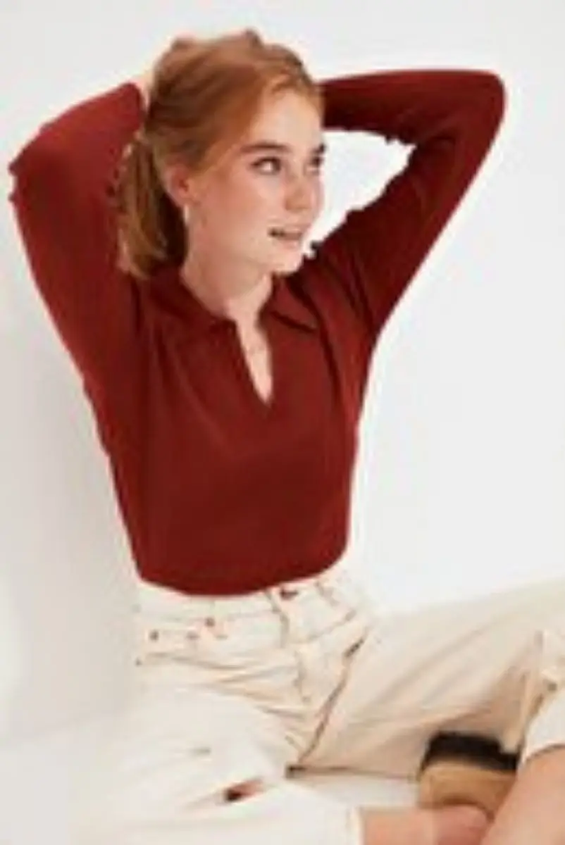 

Коричневый Трикотажный свитер с воротником-поло TWOAW20KZ0317