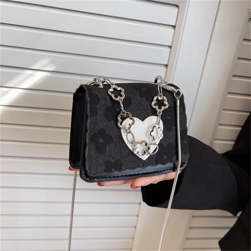 

Heart Shoulder Bag Luxurious Contrast Ladies 2023 Summer Fashion Sweet Cool Chain Crossbody for Women Messenger Bag