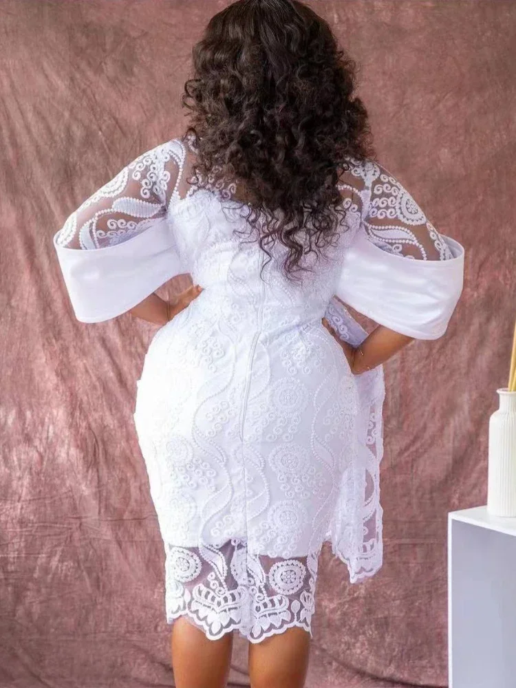 Женское кружевное платье с вышивкой белое винтажное средней длины вырезом