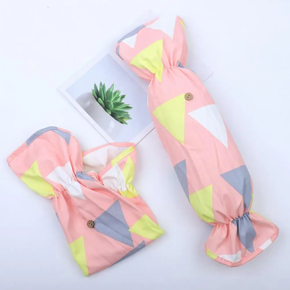 

1 Pair Attractive Kitchen Oversleeves Anti Fouling Splash-resistant Sleeves Protectors Geometric Triangle Pattern Arm Covers