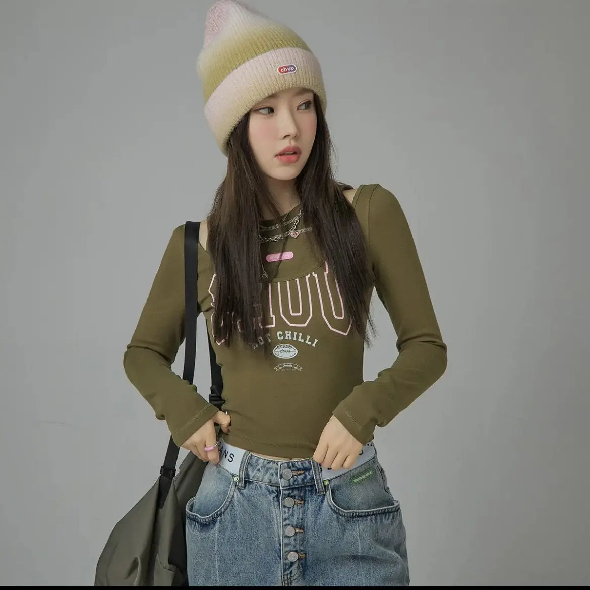 

CHUU Sweet and Spicy Fake Two Piece Long Sleeve T-Shirt Women 2023 Spring Autumn New Letter Printing Drop Shoulder Slim Top