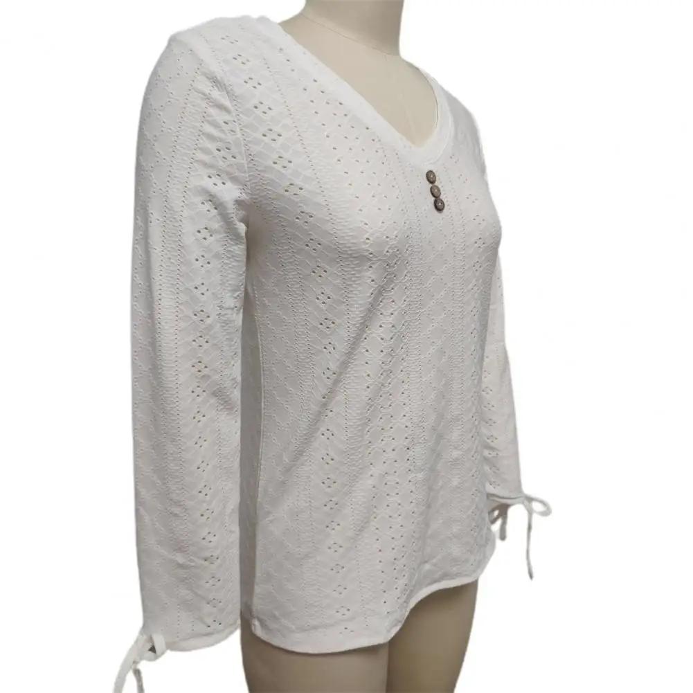 

Comfortable Women Top Chic Lace V-neck Long Sleeve Button Decor T-shirt for Women Loose Stylish Autumn Top Women Loose-fit Top