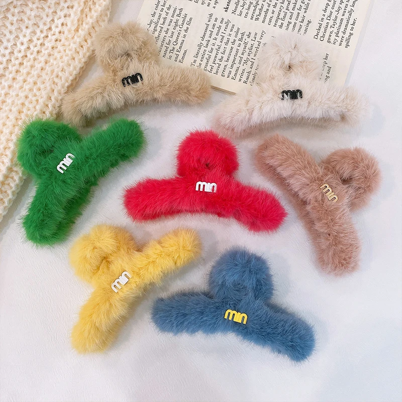 

Autumn And Winter Artificial Wool Cross Hair Clip Plush Hair Claw Girl Solid Color Elegant Hair Clip Girl Accessories