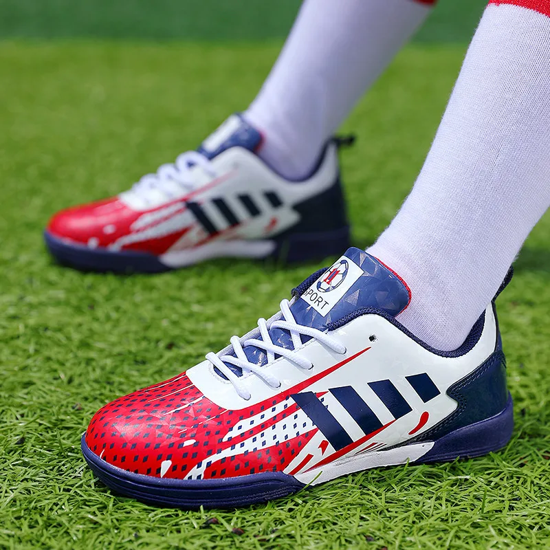2022 Fashion Red Triples Printed Children's Football Boots Outdoor Futsal Shoes Turf Soccer Sneakers for Kids Boys basket enfant