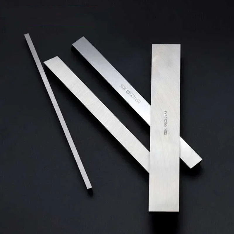 

Инструмент для токарного станка из быстрорежущей стали 200 мм