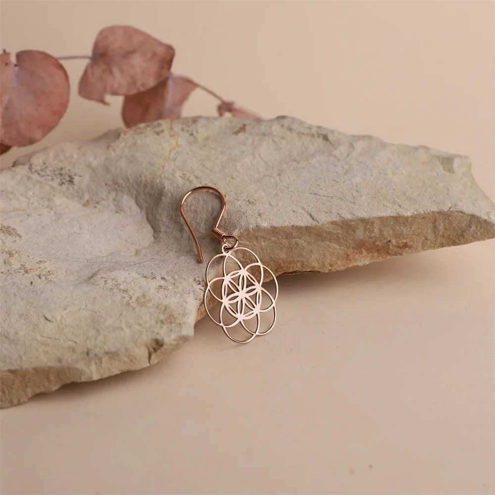 

Charm Stainless Steel Carved Pattern Flower of Life Dangle Earrings Bohemian Geometric Drop Earrings for Women Fashion Jewelry