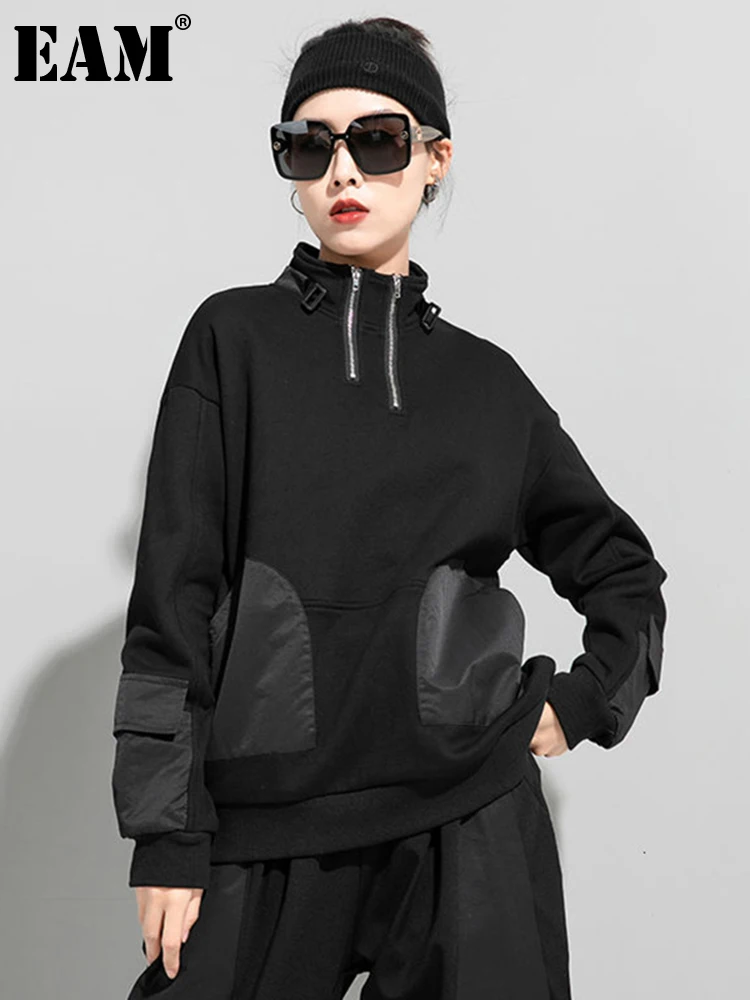 

[EAM] Loose Fit Pocket Black Sweatshirt New Turtleneck Long Sleeve Women Big Size Fashion Tide Spring Autumn 2023 1DE2457