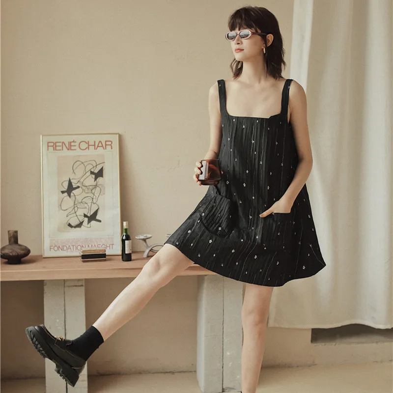 

2023 Summer New Women Sleeveless Black Dress French Style Spaghetti Short Loose Dress with Two Pockets