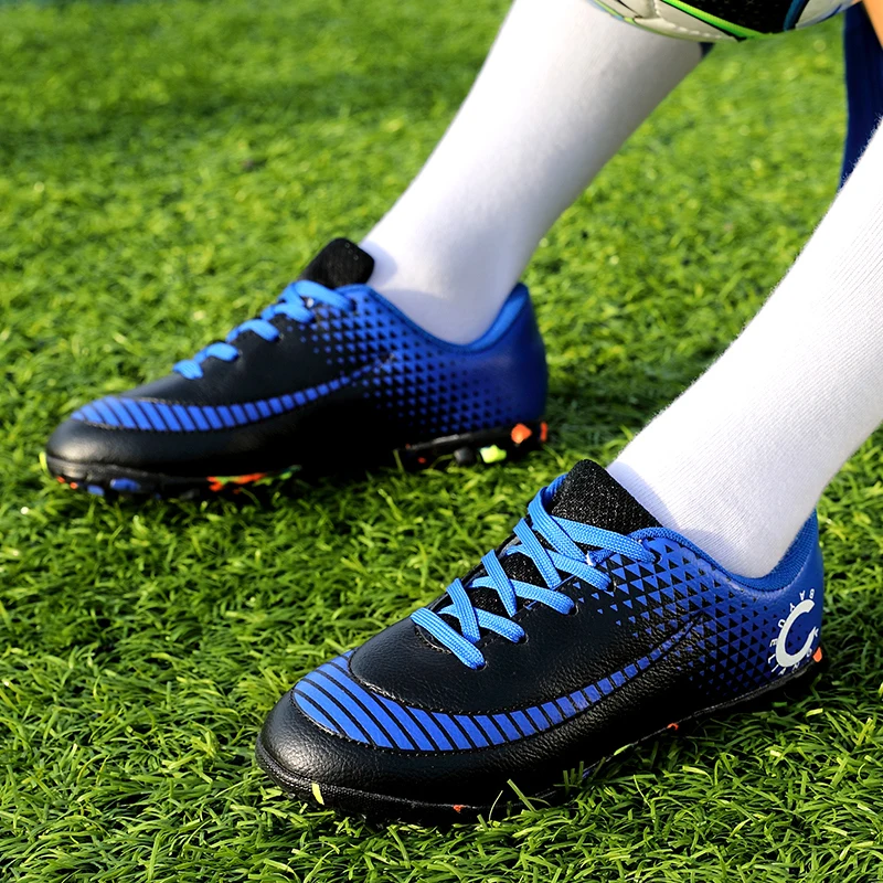 New Soccer Shoes For Kids Teenagers Turf Soccer Cleats Children Futsal Football Shoes Boys Girl Training Football Boots Sneakers