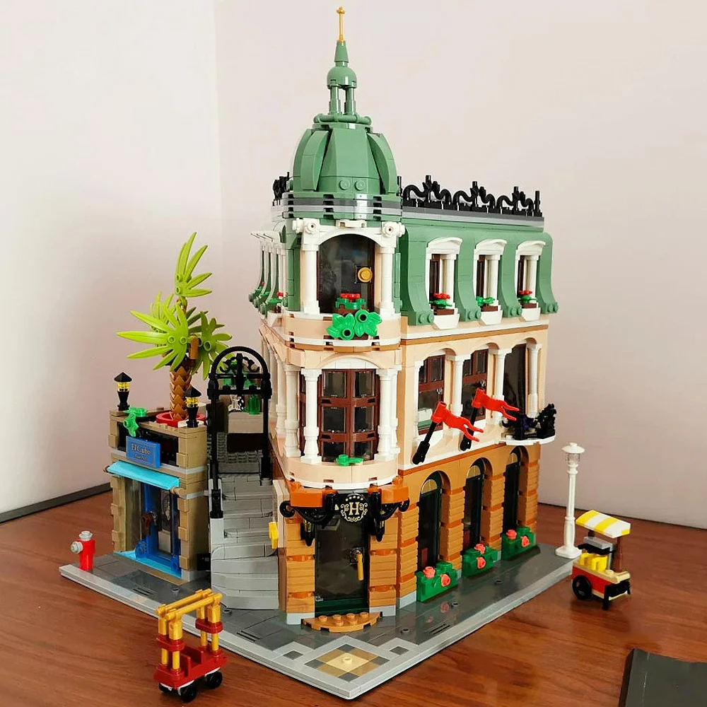 

Модель отеля бутика Street View, Moc Модульные строительные блоки, кирпичи, экшн-фигурки, 3066 шт., Обучающие строительные блоки 10297