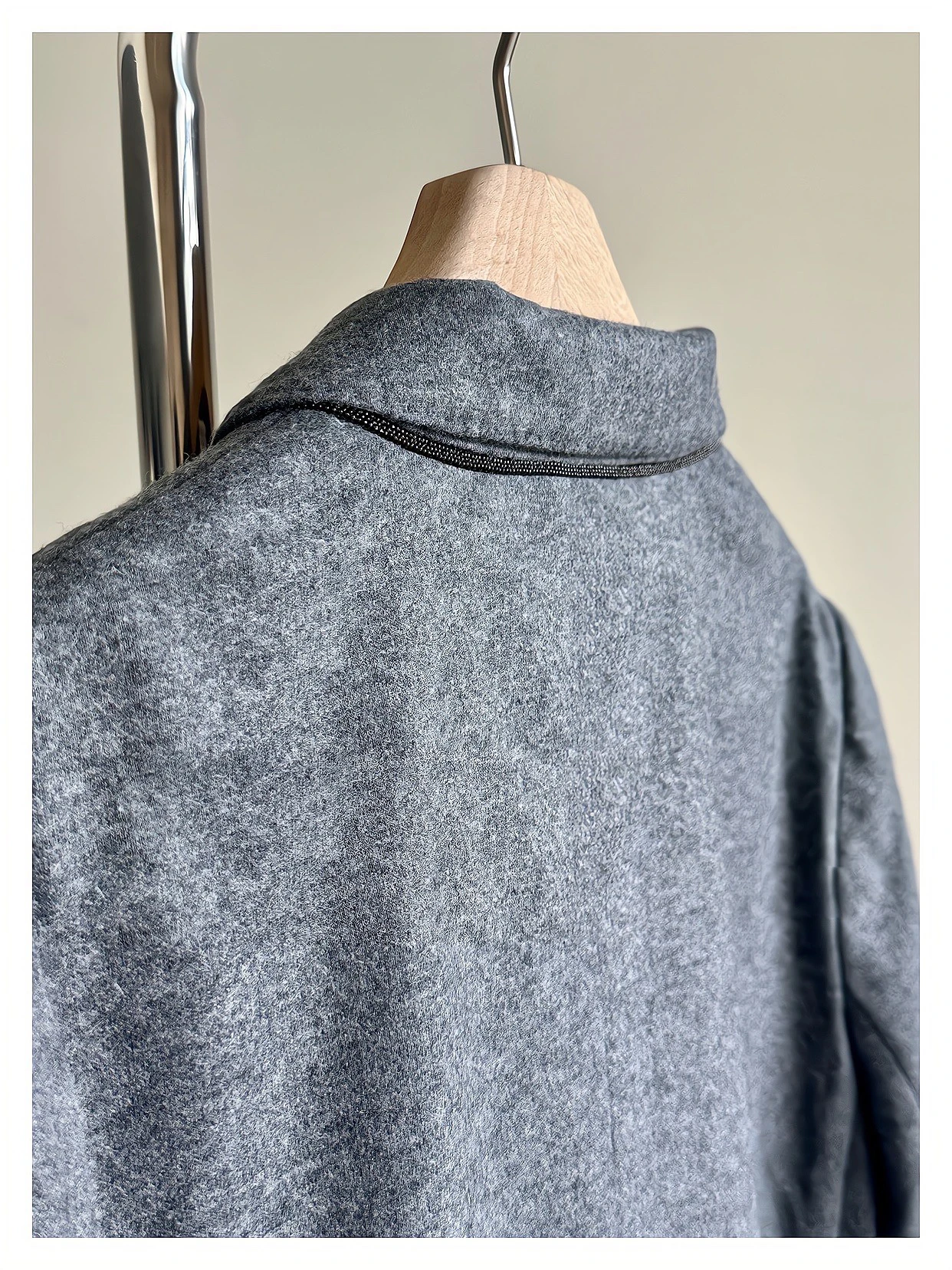 Рисунок 5 - Женский шерстяной костюм B * c