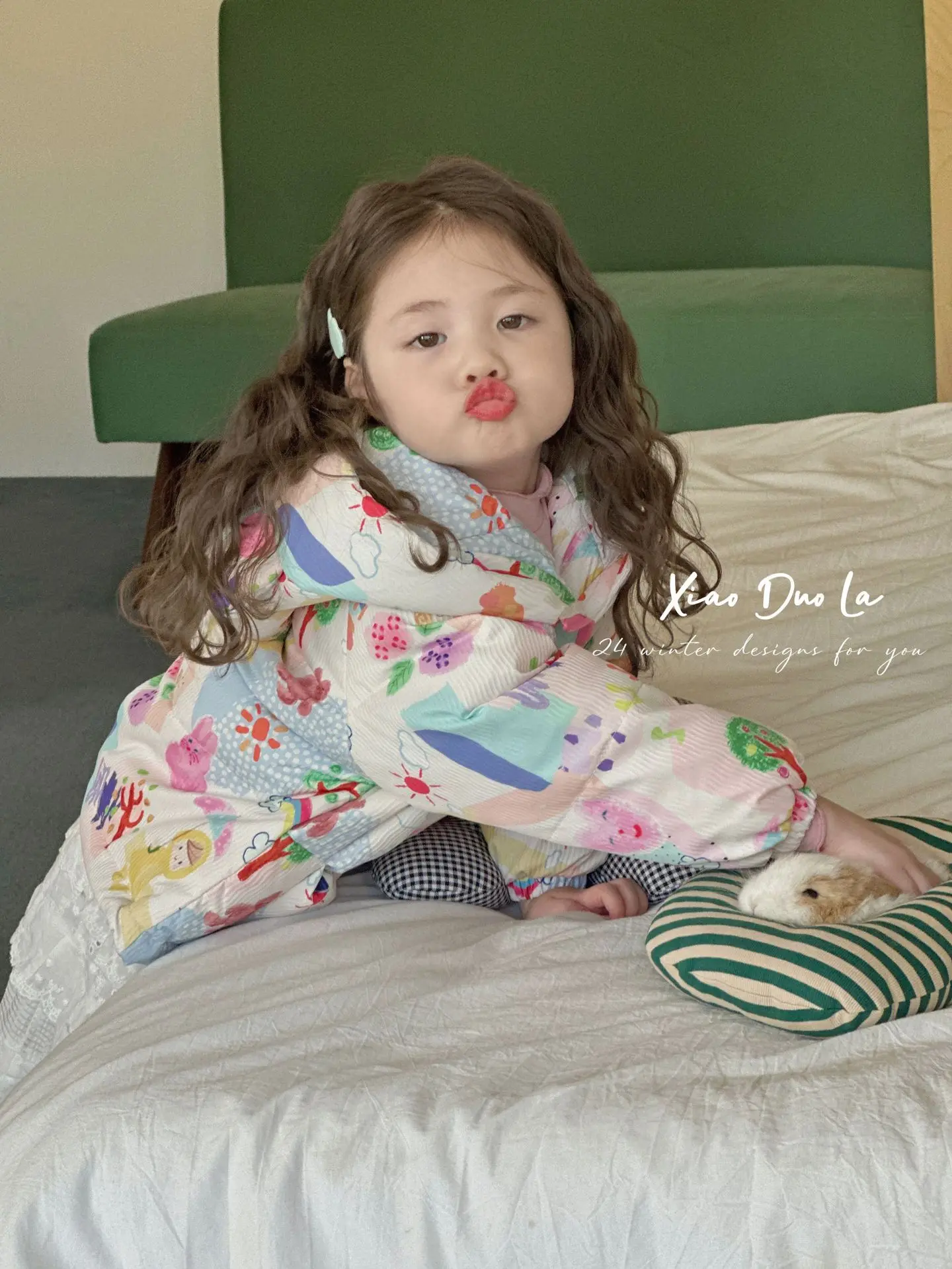 Пальто для девочек новинка 2024 корейский детский пуховик с рисунком граффити