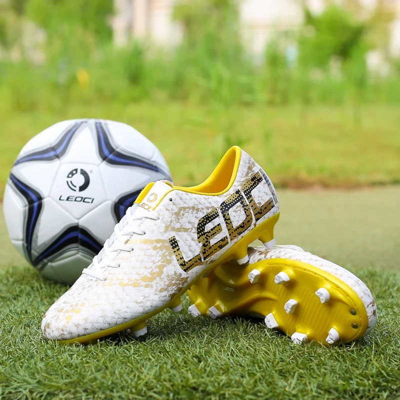 New Futsal Shoes Men Turf Soccer Shoes Society Fashion Golden Long Spikes Football Cleats Boy Man Sport Sneakers botas de fútbol