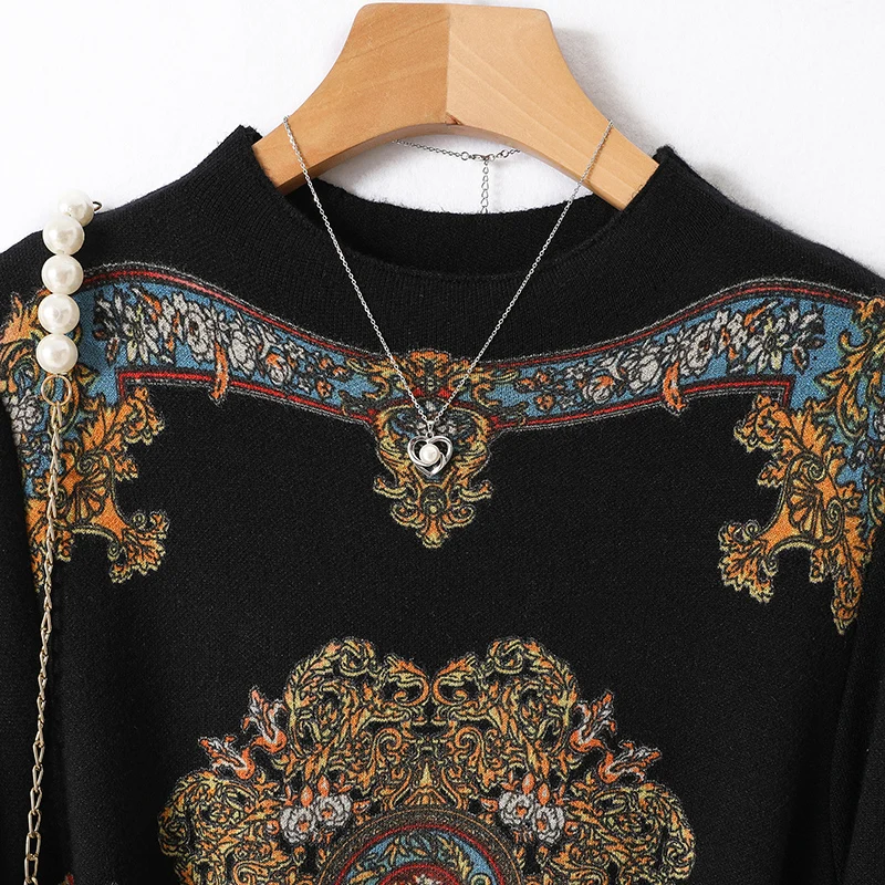 Женское трикотажное платье-свитер с длинным рукавом и поясом