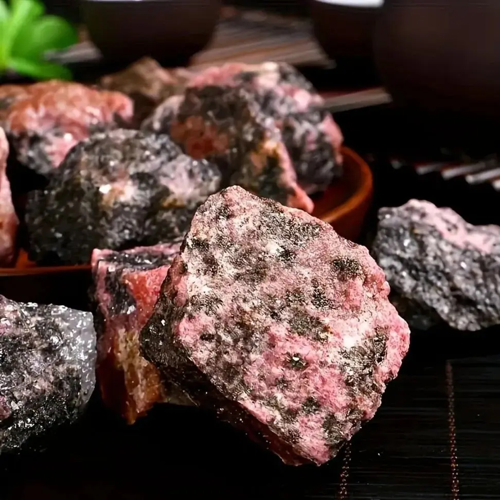 

Родонит природный камень 50г