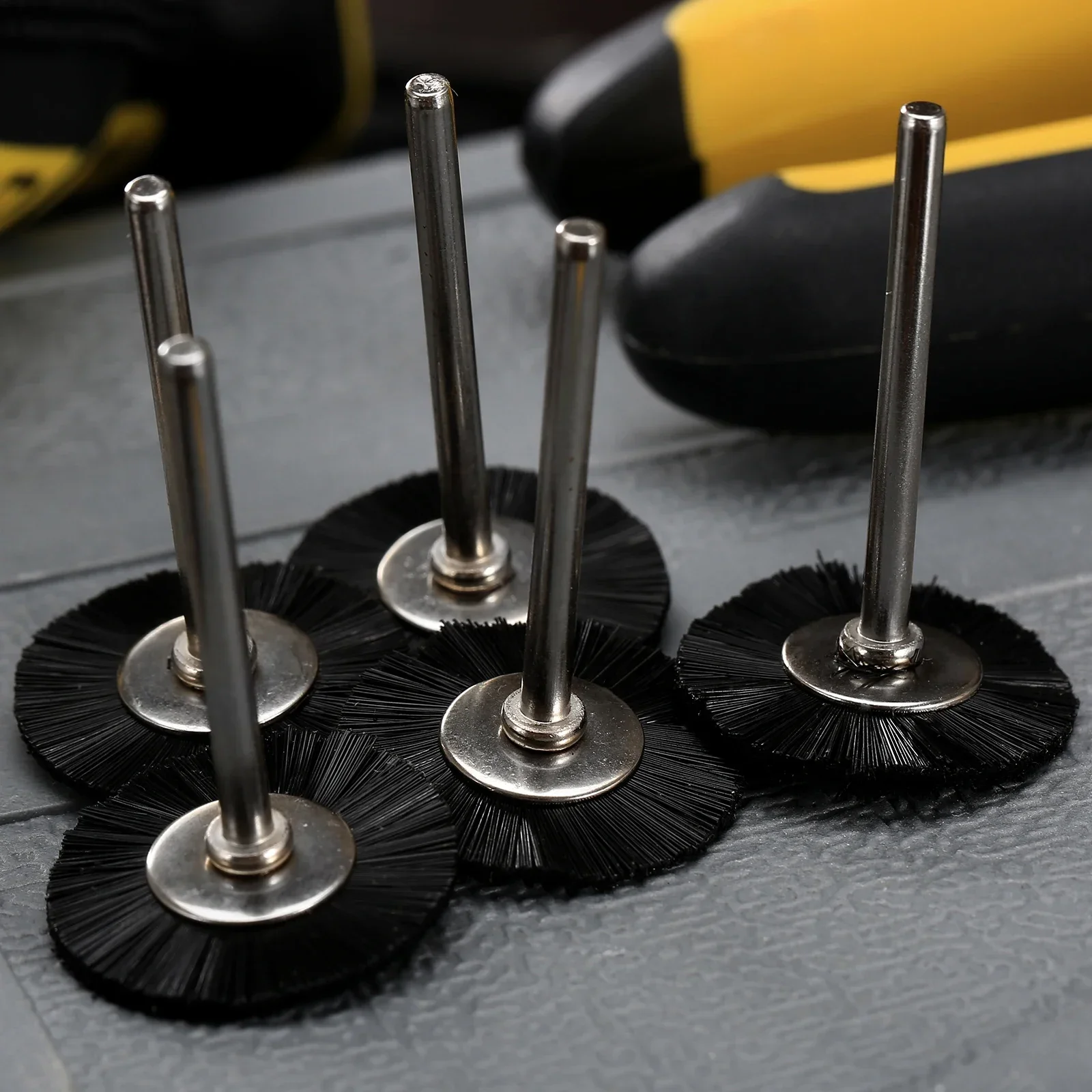 

Набор из 5 штук абразивных нейлоновых щеток 25 мм