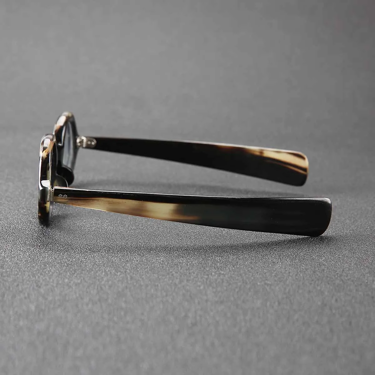 Модель с заклепками в японском стиле солнцезащитные очки ручной работы широкими