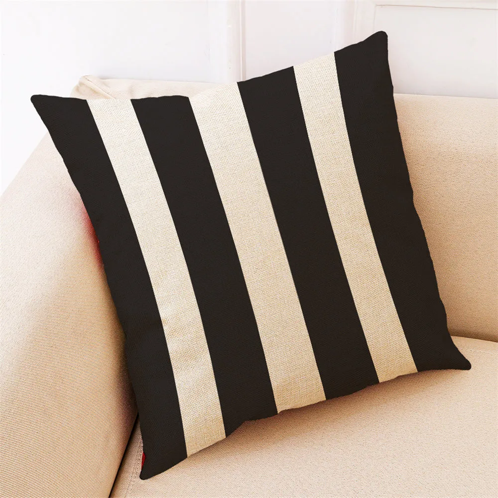 Домашние льняные подушки с геометрическим принтом в черно-белом современном