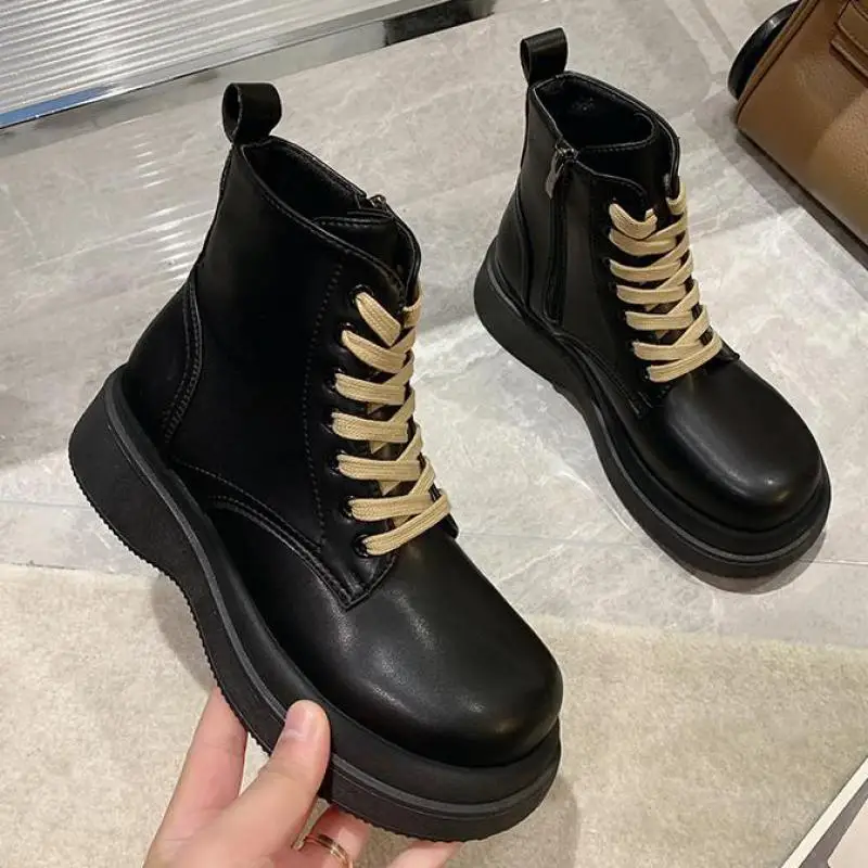 

Женские кожаные ботинки на платформе, Черные ботильоны на шнуровке, с круглым носком