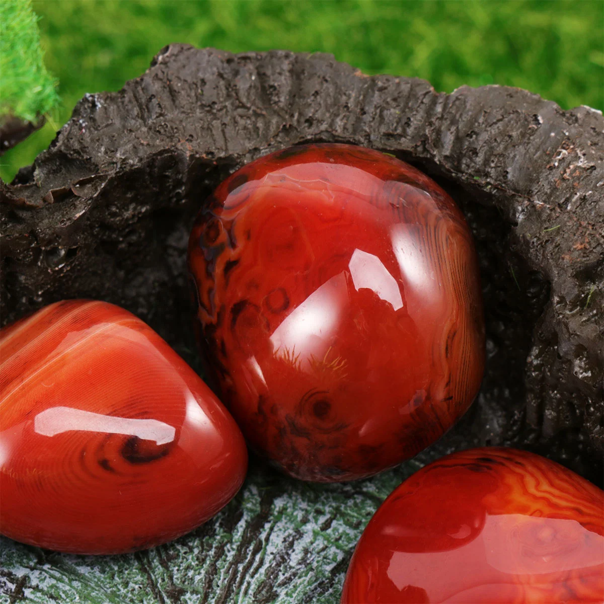 

3pcs Agate Tumbled Stone Sardonyx Natural Stones for Crafts Fountains Pendant ( Large Size, 2- 3cm )